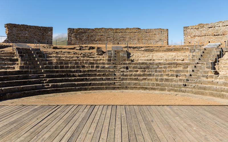regina, El teatro romano de Regina Turdulorum, el otro teatro romano de Extremadura