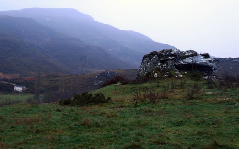 Falso dolmen de Busnela