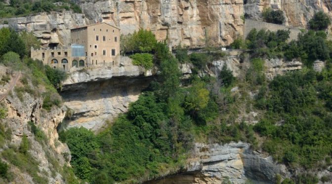 El monasterio de Sant Miquel del Fai y su entorno natural