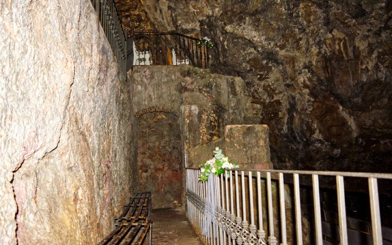 Vista del Santuario de la Cueva Santa de  Altura