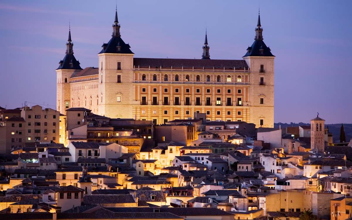 El monumento más emblemático de cada capital de España Shutterstock_10807129-1
