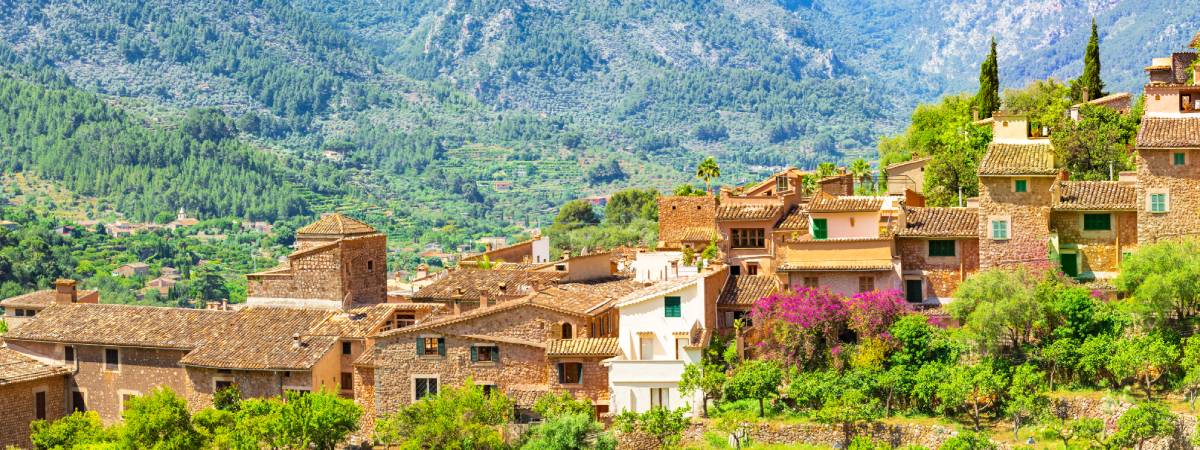 El pueblo de las flores considerado el más bonito de España