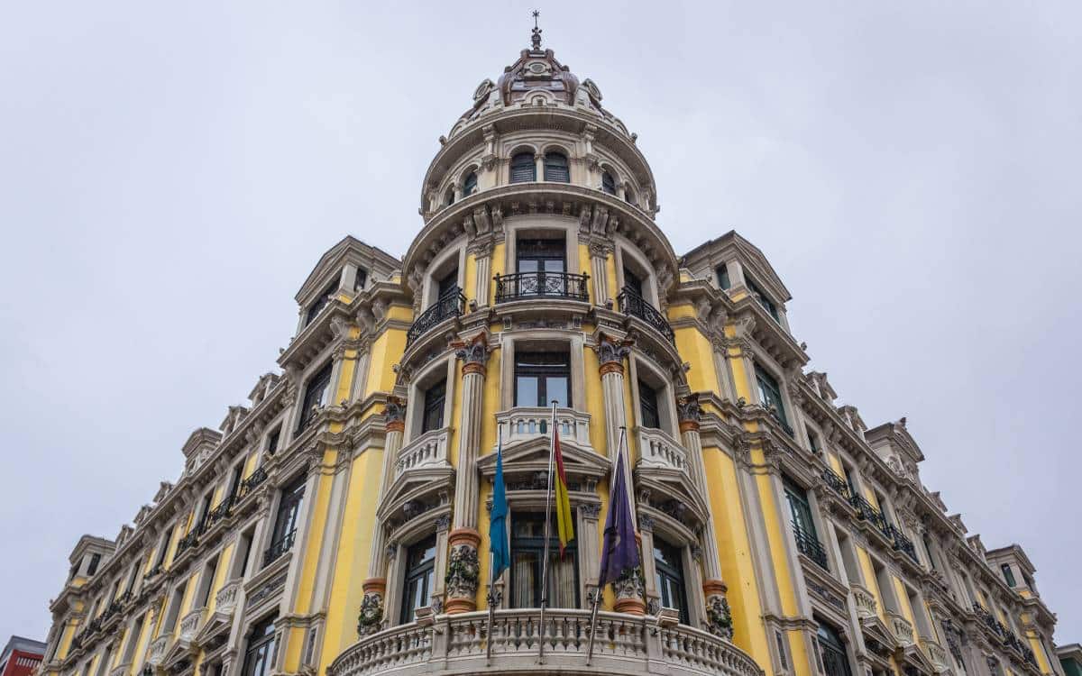 Antigua sede del Banco Asturiano en Oviedo