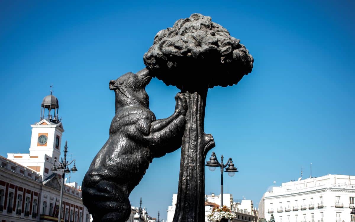 El monumento más emblemático de cada capital de España Shutterstock_1640289460-1