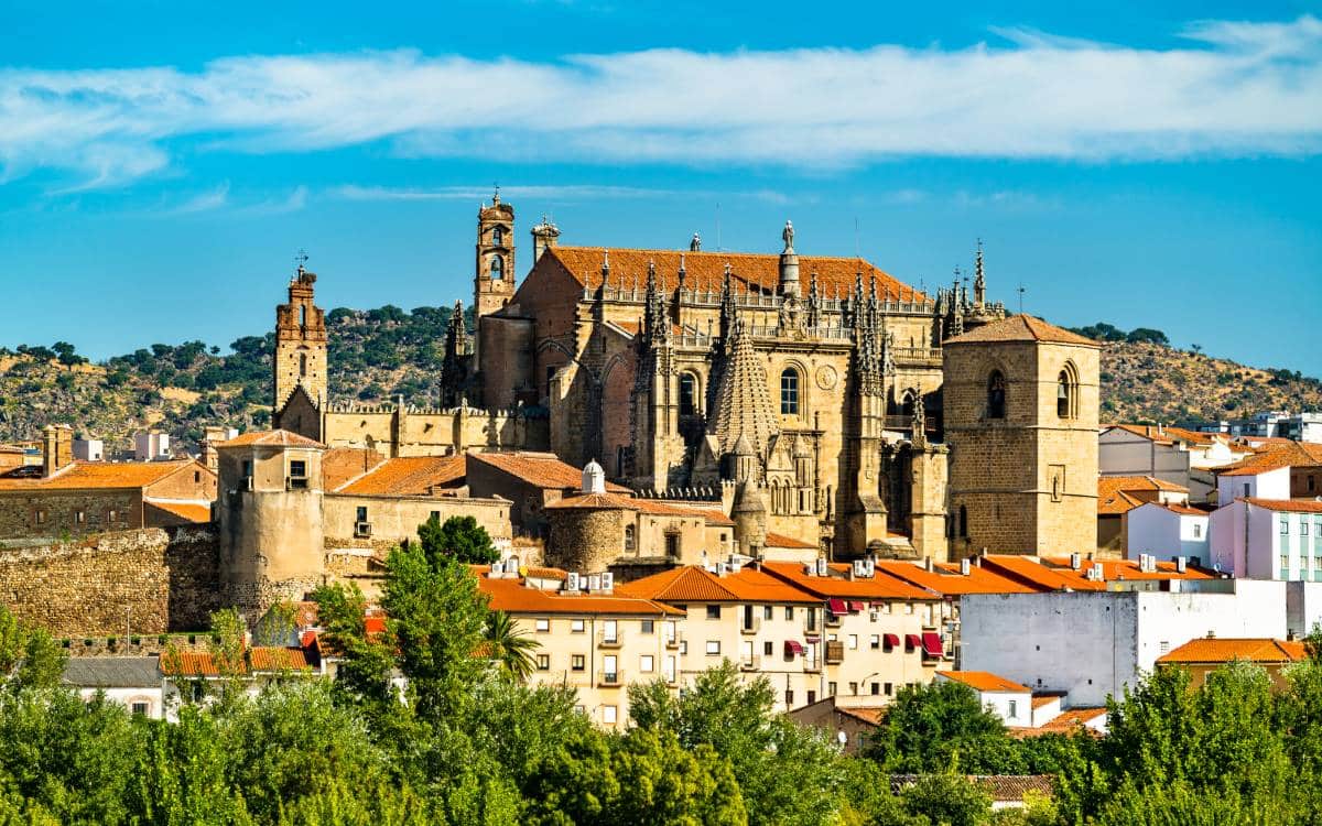 España, el país de las 88 catedrales Shutterstock_1850657560-1