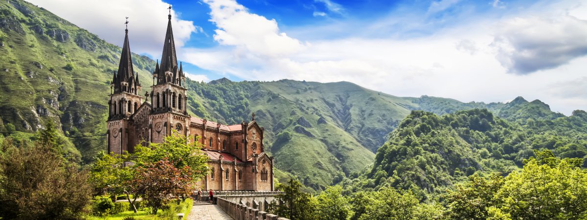 bellas iglesias de España en paisajes increíbles