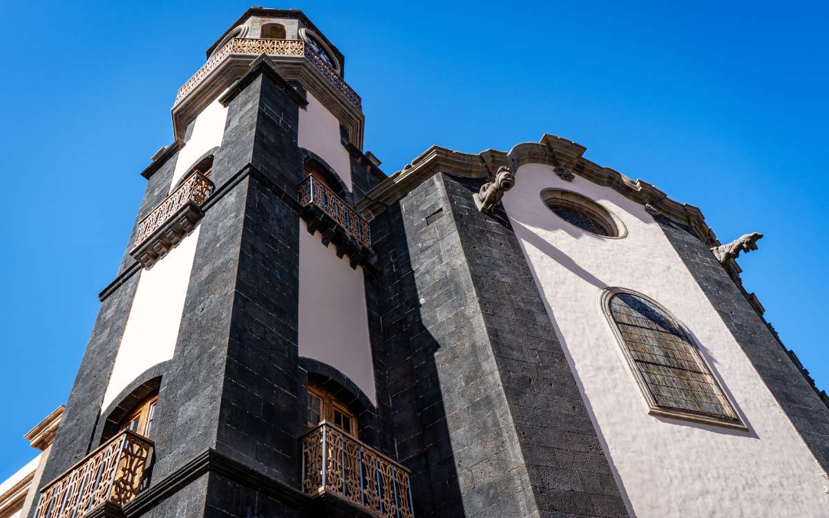 El monumento más emblemático de cada capital de España Shutterstock_1867942870-1