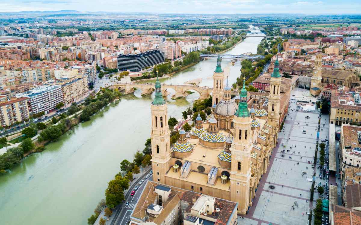 Vista aérea de Zaragoza y la Plaza del Pilar
