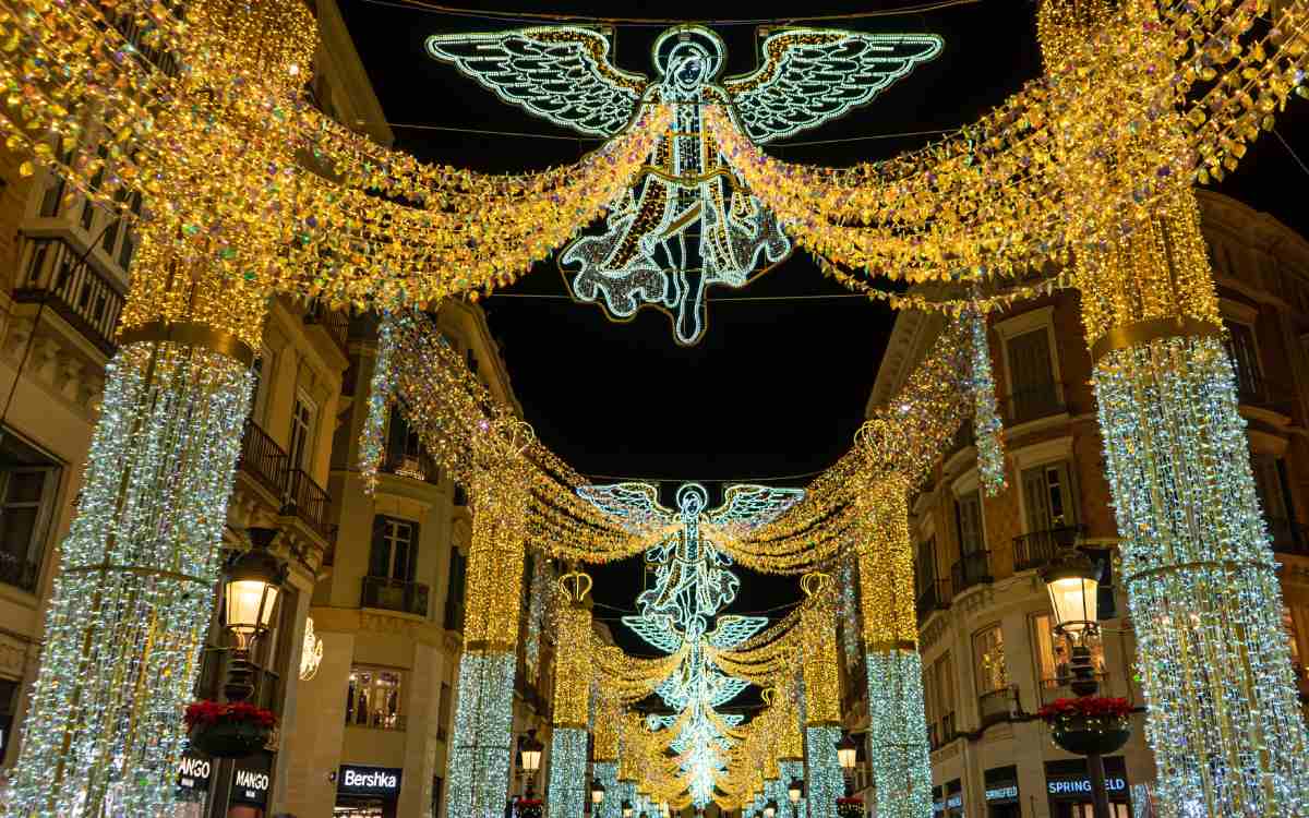 Calle de la ciudad de Málaga en Navidad