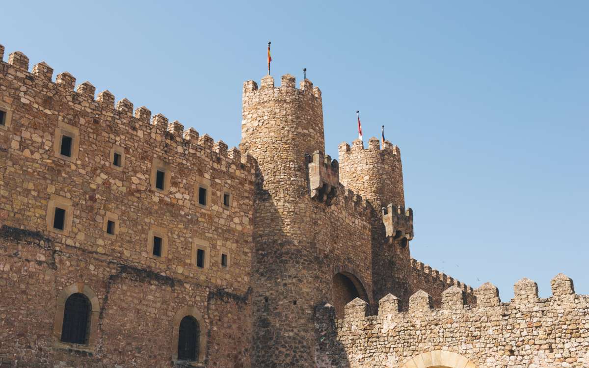 Fachada principal del Castillo de Sigüenza