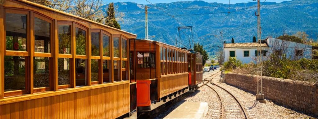 tren de sóller, Tren de Sóller, el ferrocarril de Mallorca que no quiso echar el cierre