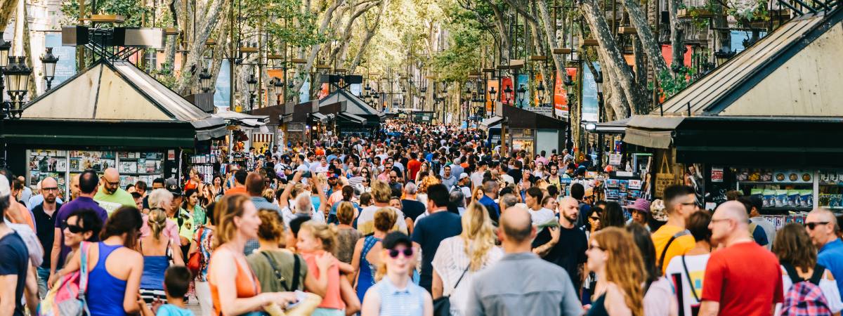 España muere de éxito: quiere menos turistas, pero mejores