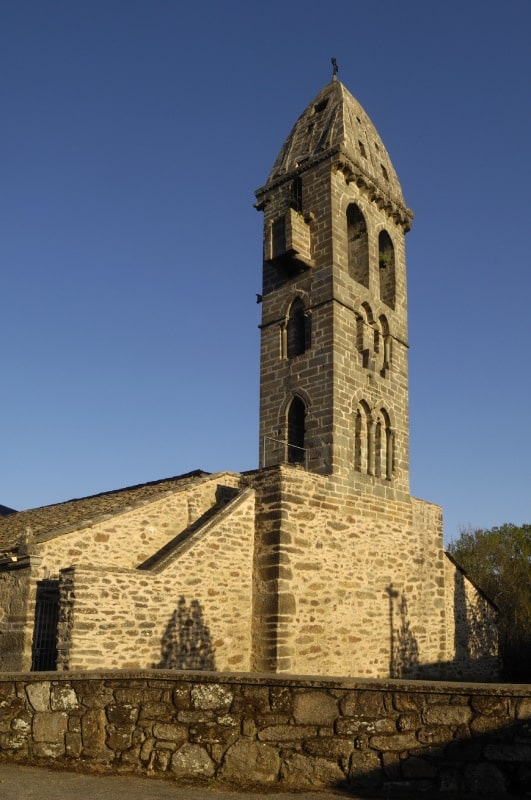 Torre de la iglesia de Mombuey, medieval pero no templaria