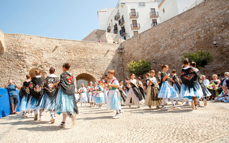 Fiesta de la Virgen de la Ermitana en Peñíscola fiestas patronales de España en septiembre