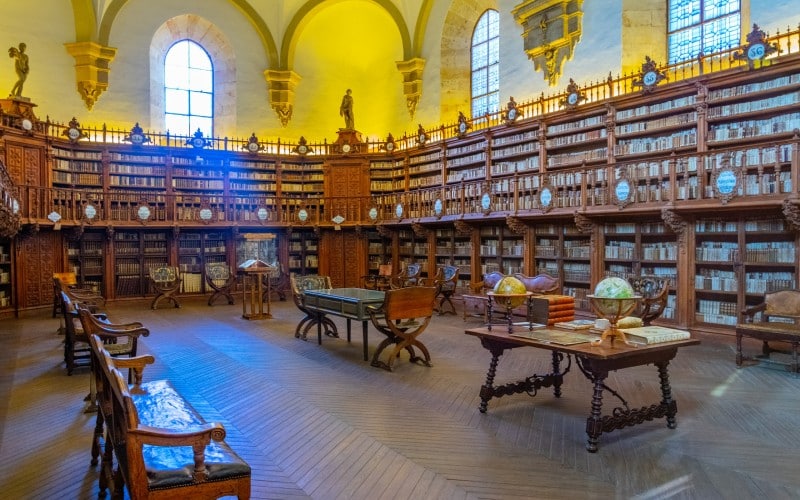 Interior de biblioteca en la Universidad de Salamanca