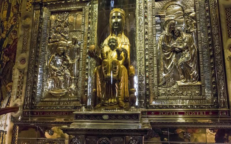 La Moreneta o Virgen de Montserrat