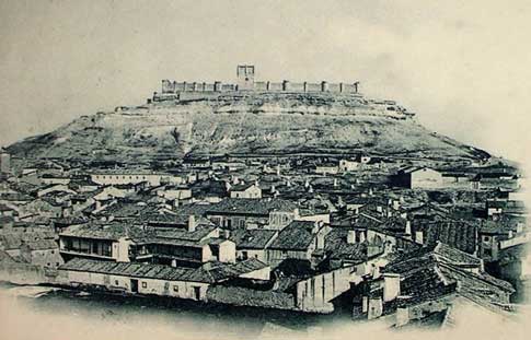 foto antigua Castillo de Peñafiel y el resto de la localidad