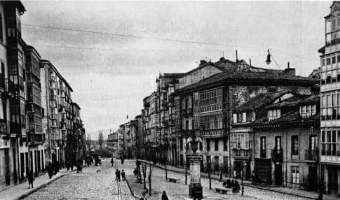 Foto antigua de Calle de San Francisco en Vitoria capital